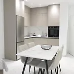 Joel Family Apartment's Center Golem (Tirana)
