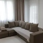 Joel Family Apartment's Center Apartment Golem (Tirana)