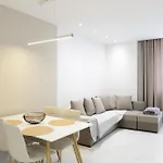 Joel Family Apartment's Center Appartement