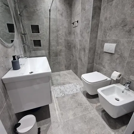 Joel Family Apartment's Center Daire Golem (Tirana)