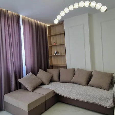 Joel Family Apartment's Center Golem (Tirana)