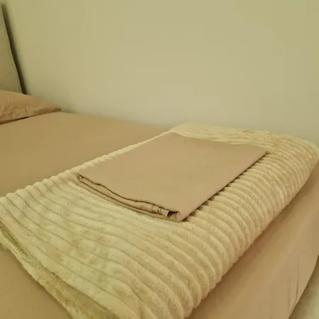 Joel Family Apartment's Center Daire Golem (Tirana)