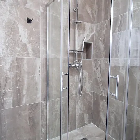 Joel Family Apartment's Center Apartment *