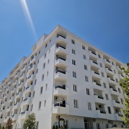 Joel Family Apartment's Center Apartment Golem (Tirana)