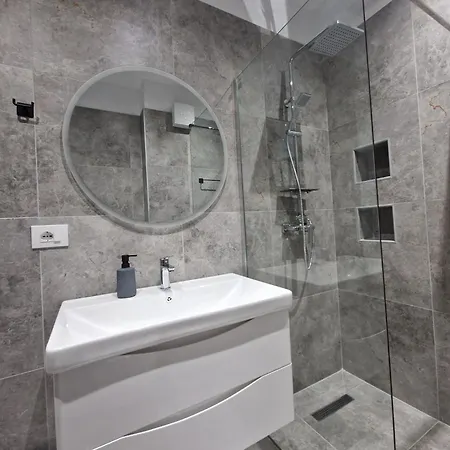 Apartment Joel Family Apartment's Center *