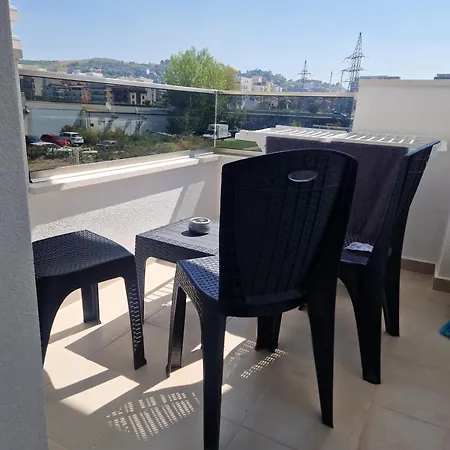 Daire Joel Family Apartment's Center Golem (Tirana)