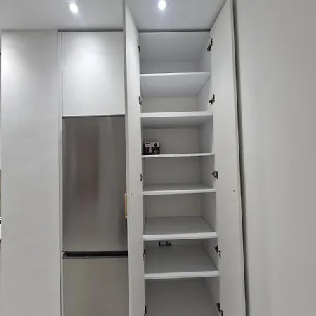 Joel Family Apartment's Center * Golem (Tirana)