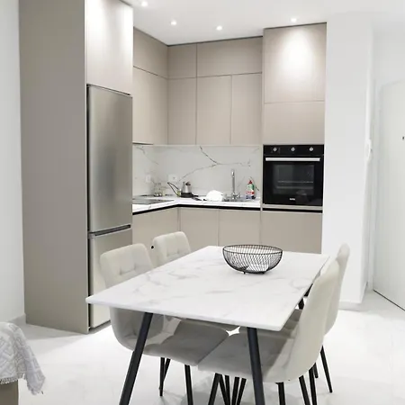 Joel Family Apartment's Center Golem (Tirana)