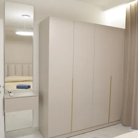 Joel Family Apartment's Center Apartment Golem (Tirana)