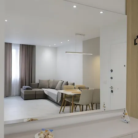Joel Family Apartment's Center Apartment Golem (Tirana)