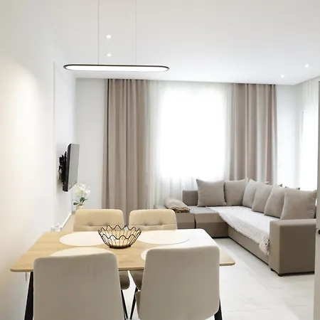 Joel Family Apartment's Center Apartment *