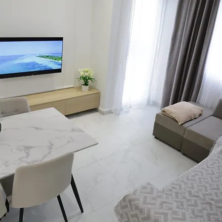 Joel Family Apartment's Center Daire