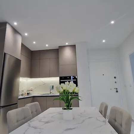 Joel Family Apartment's Center Apartment *