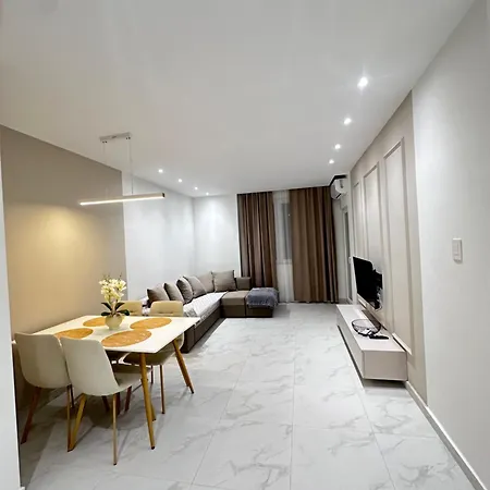 Joel Family Apartment's Center Golem (Tirana)