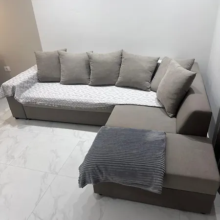 Joel Family Apartment's Center * Golem (Tirana)